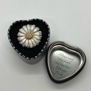 Brighton Daisy Ring in Heart Shaped Tin